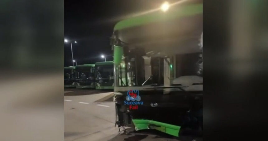 video un sofer de autobuz din suceava a urcat baut la volan si a distrus 5 masini un stalp si ghereta paznicului autobazei 6ad06d9aab3a3