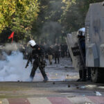 videofoto proteste violente in europa ciocniri cu politia in italia franta si albania mii de oameni in strada in mai multe orase 6add01eb7d8e2